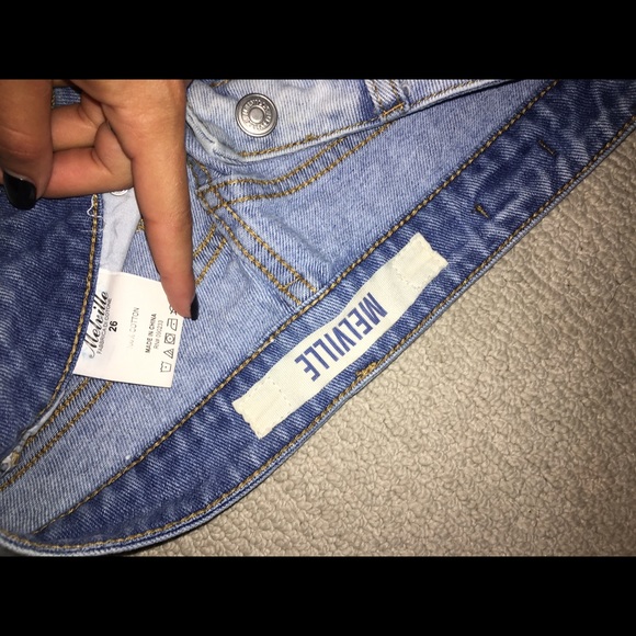 Brandy Melville high waisted shorts - Picture 3 of 3